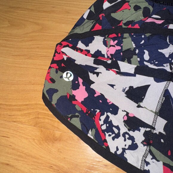 Lulu Lemon Speed Up Short - Picture 2 of 5